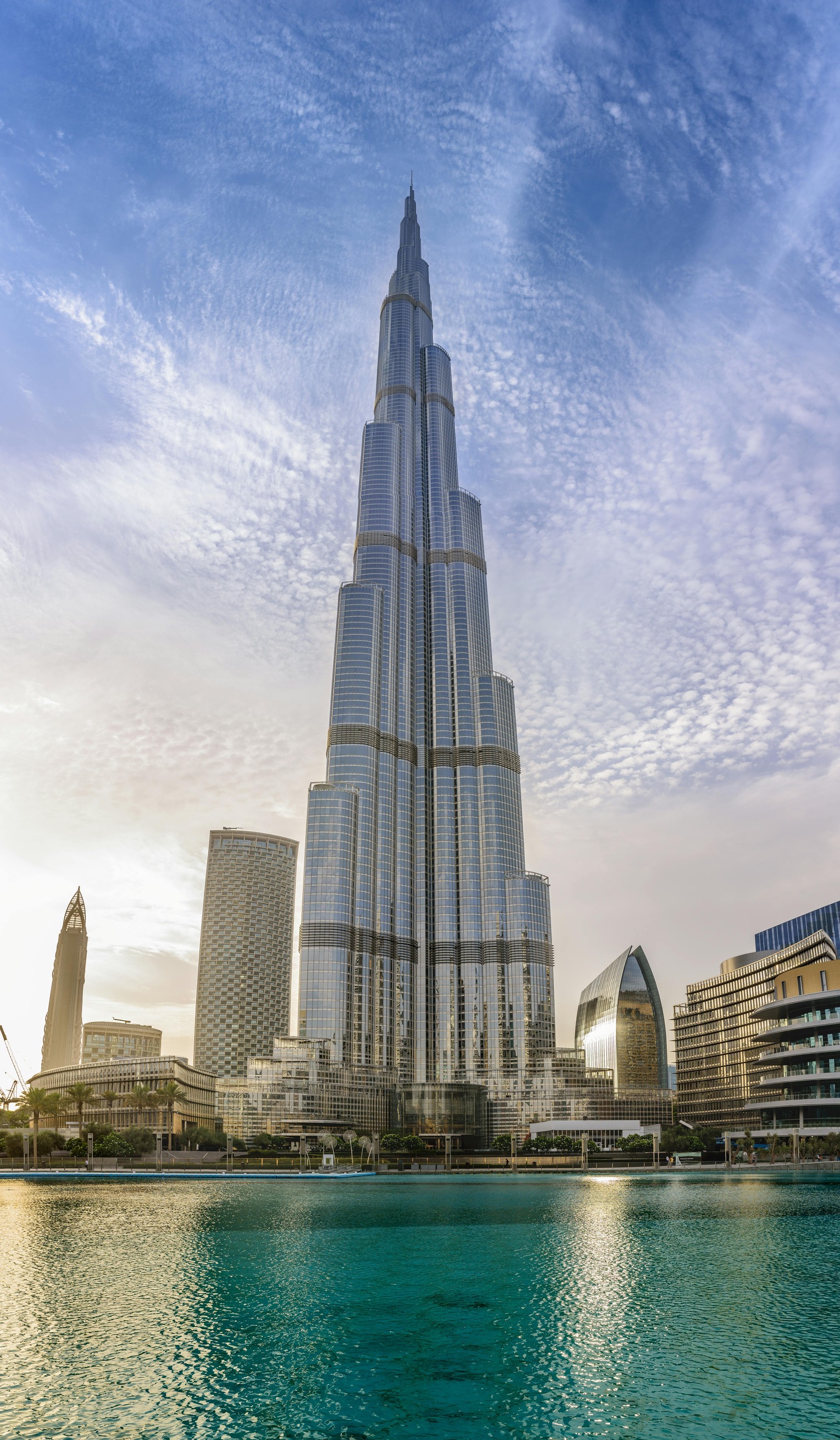 Dubai's vibrant urban environment for remote workers